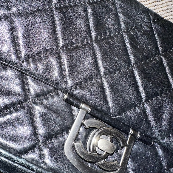 Authentic Rare 2008-2009 Black Chanel handbag with silver chain single strap - Picture 3 of 14